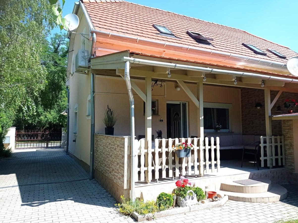 Sommer Ferienhaus 발라톤사르소 외부 사진